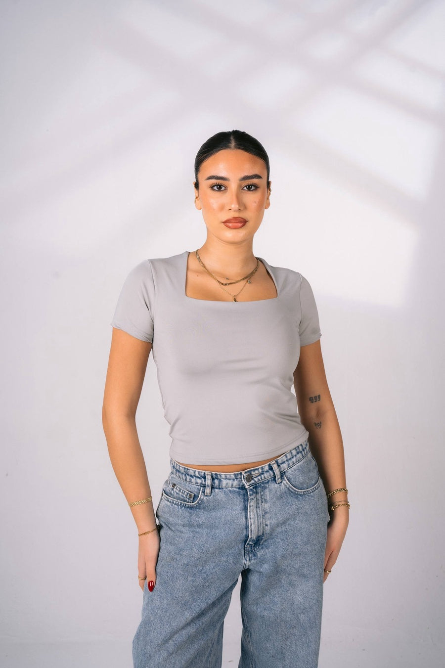 Grey Square Nick Short Sleeved Basic Top – Velora Essential