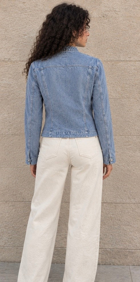 Light Wash V-Point Denim Jacket
